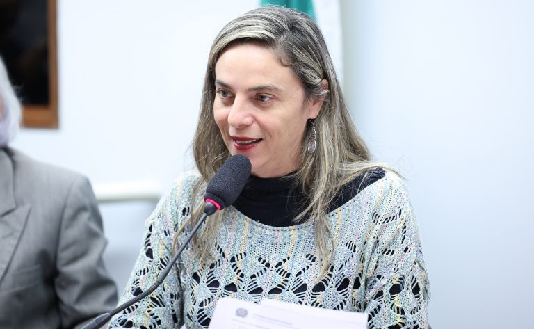 Comissão da Câmara aprova projeto de lei para incentivar aleitamento materno em creches