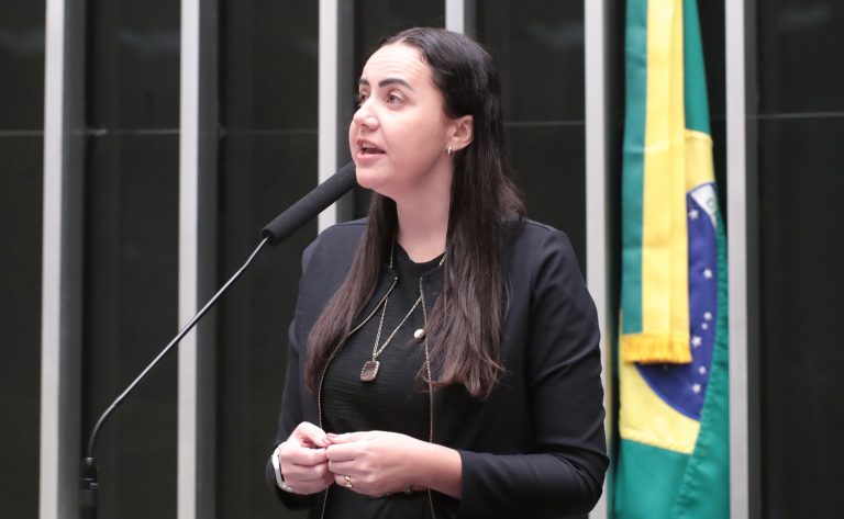 Câmara aprova proposta que obriga escolas a informar Conselho Tutelar sobre trabalho infantil