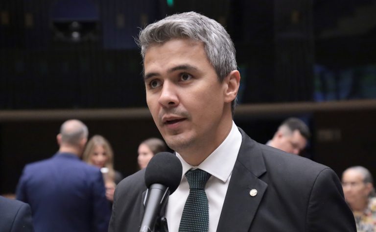 CCJ da Câmara aprova incentivo para a contratação de pessoas com deficiência além das cotas