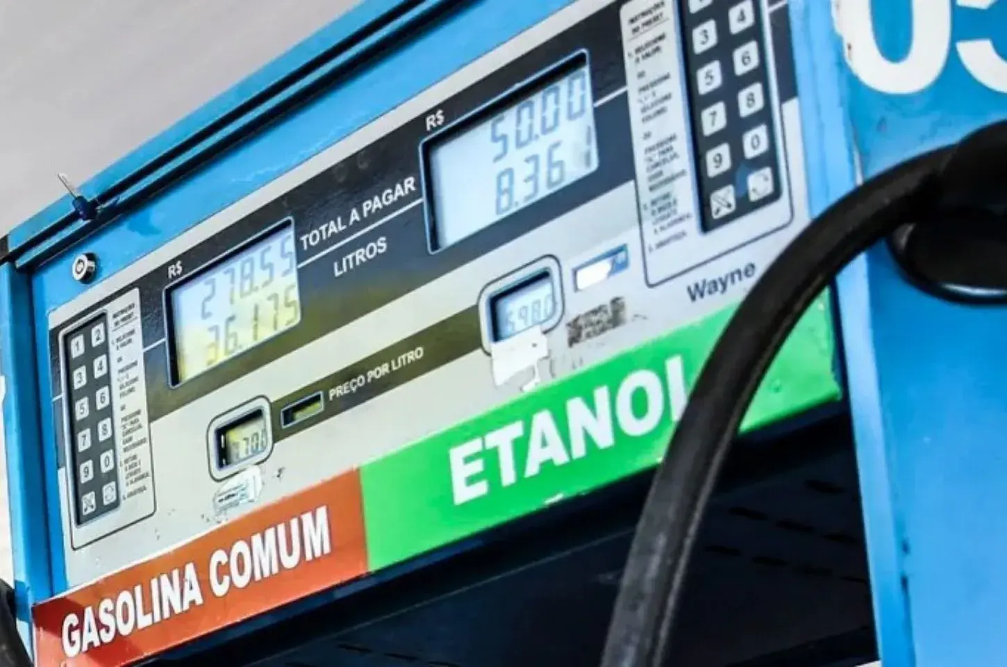 O Conselho Nacional de Política Energética (CNPE) aprovou, nesta terça-feira (14), o aumento temporário de 30% para 32% no teor obrigatório de etanol anidro misturado à gasolina