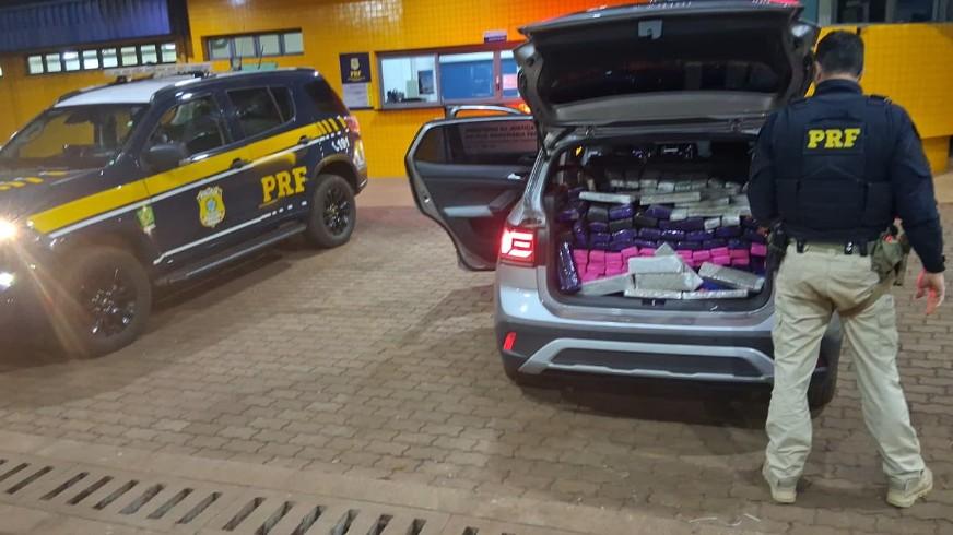 Perseguição na BR-277 em Cascavel termina com apreensão de 346 kg de drogas e carro clonado