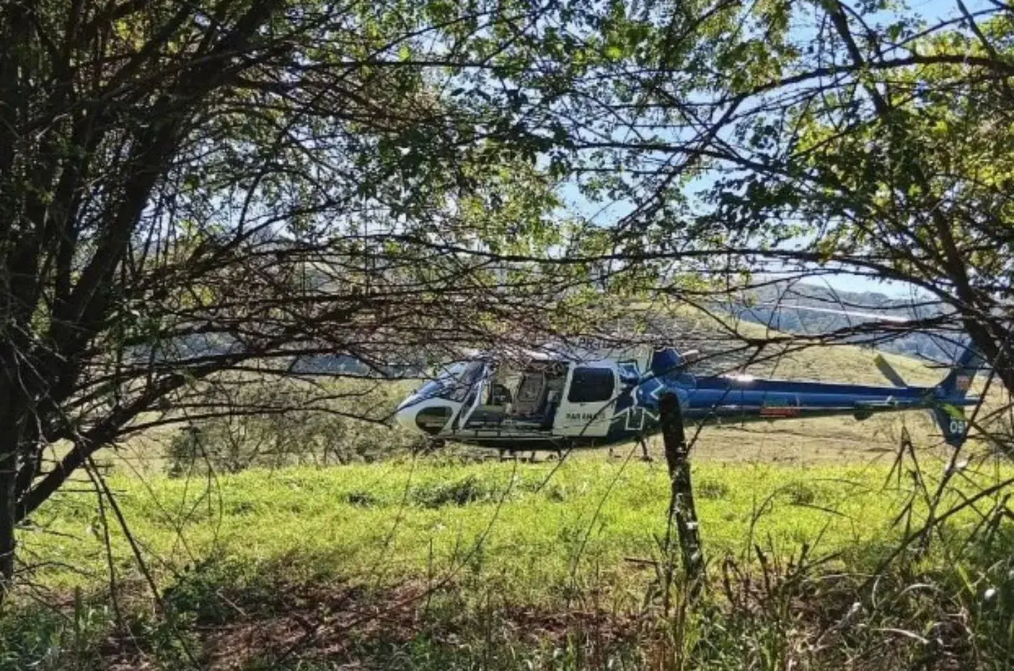 Caminhão de Jardim Alegre tomba e deixa vítima grave em acidente na PR-539