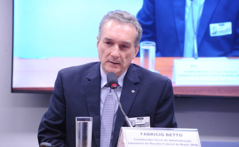 Receita Federal aprimora programa Remessa Conforme para combater produtos irregulares em compras no exterior