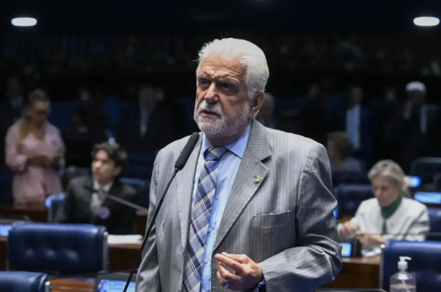 Segundo CNN Brasil e Folha de S.Paulo, terreno de Jaques Wagner valorizou 11.400%; senador nega relação com obra viária