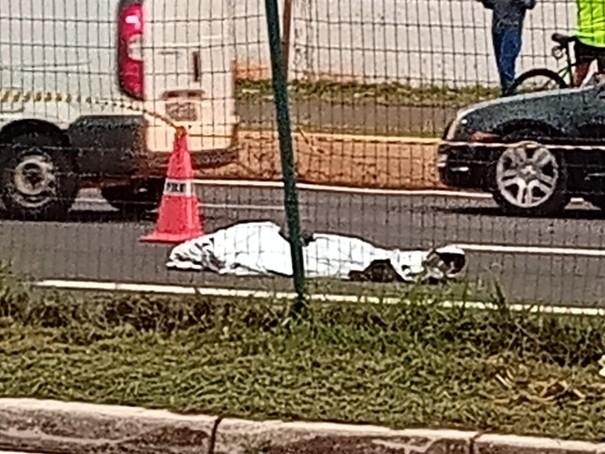 Trabalhador morre atropelado na Avenida Colombo, em Maringá; motorista abandona carro e foge sem prestar socorro