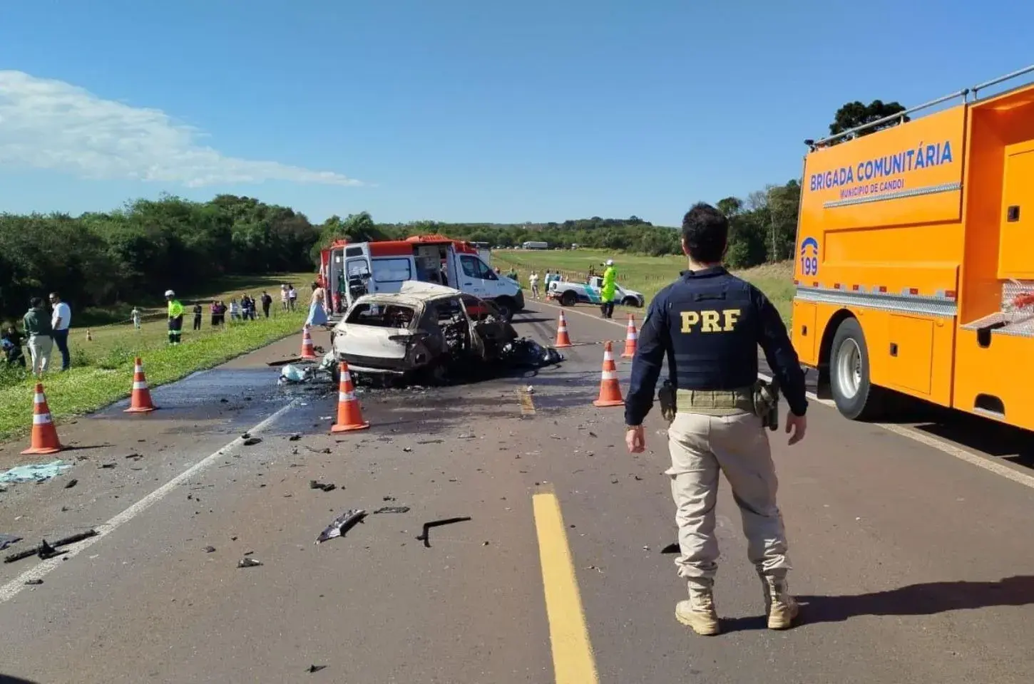 Tragédia na BR-277 em Candói: colisão frontal seguida de incêndio deixa um morto e sete feridos, mobilizando equipes de resgate