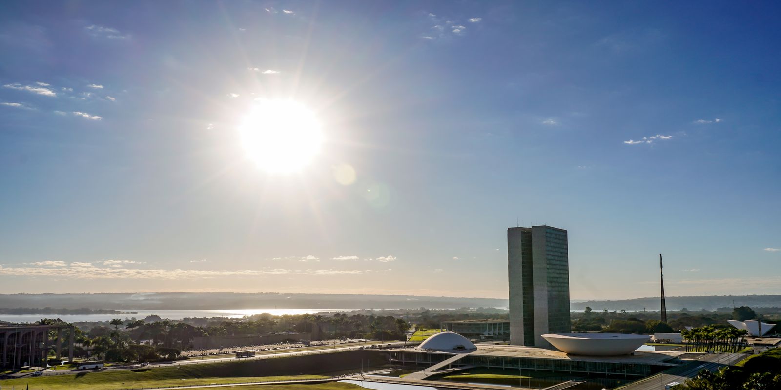 Congresso avalia o fim da escala 6x1 e a taxa das blusinhas nesta semana