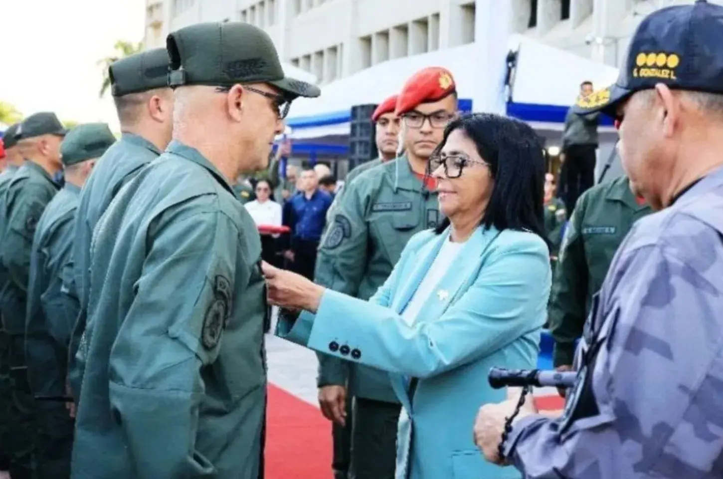 Delcy Rodríguez promove ampla reforma no alto comando militar da Venezuela
