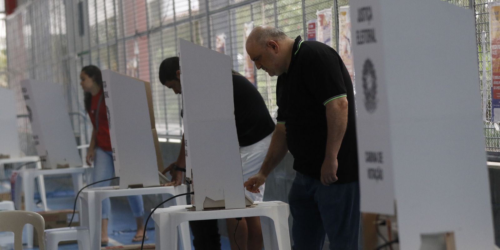 Guia das Eleições 2026 destaca proibições e direitos dos eleitores no pleito