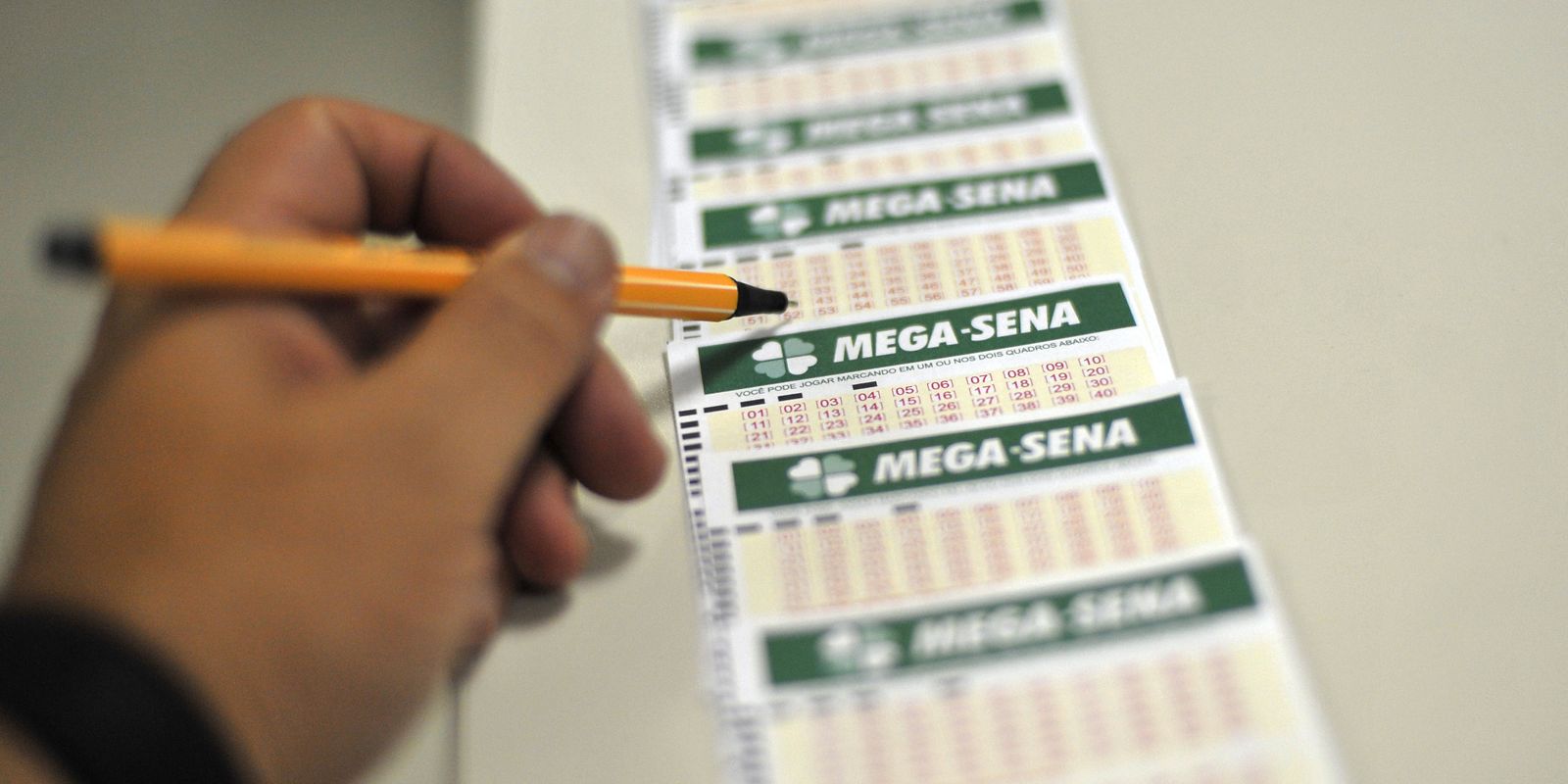 Mega-sena realiza sorteio nesta terça-feira com prêmio de r$ 3,5 milhões