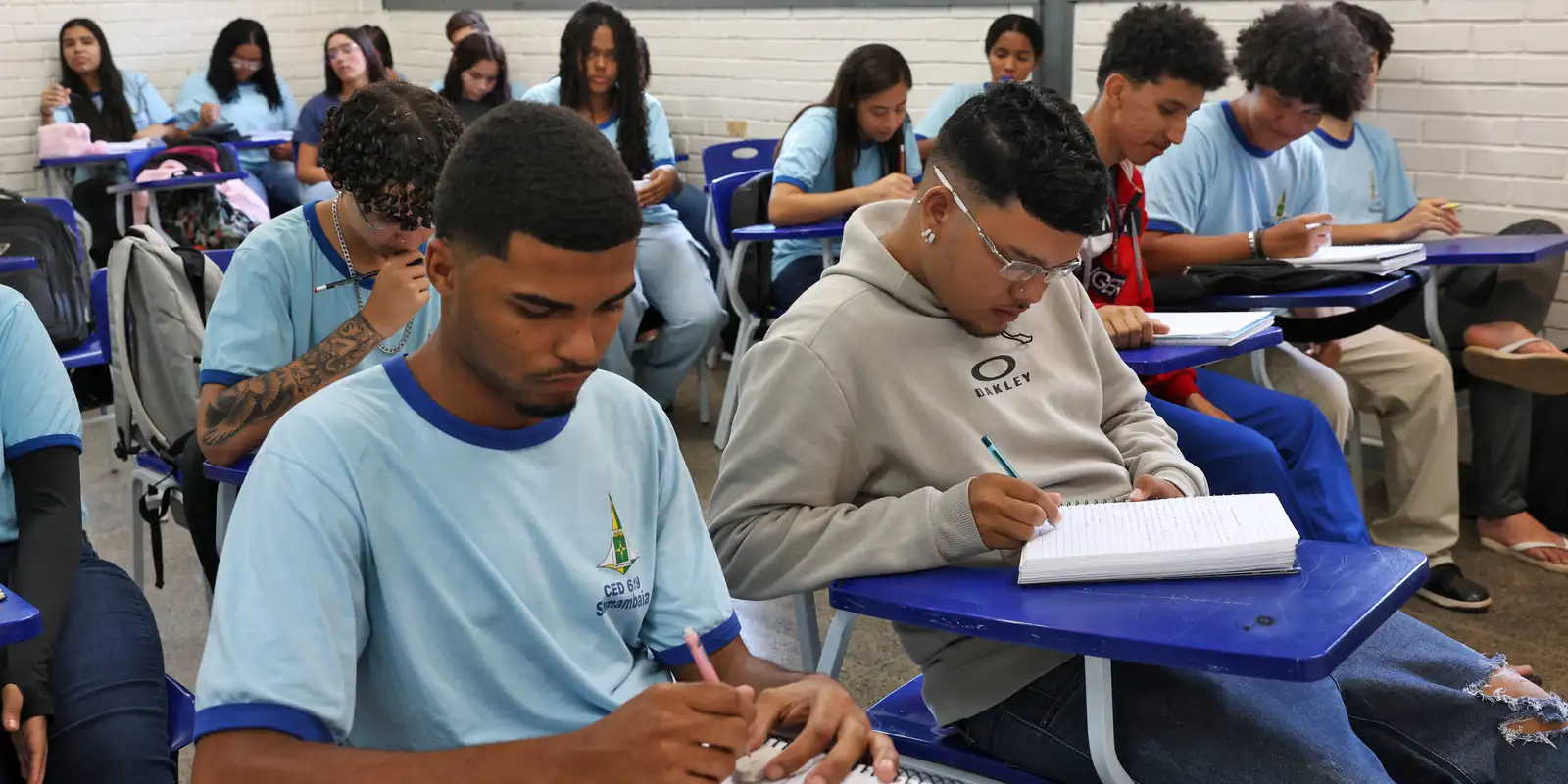 Pé-de-Meia paga parcela de R$ 200 para nascidos em setembro e outubro