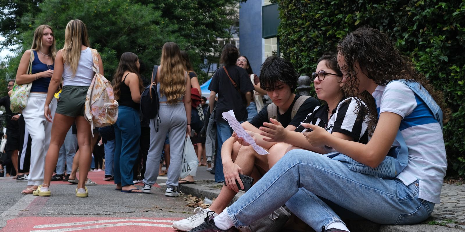 Saeb 2025: Brasil retoma nível pré-pandemia, mas matemática preocupa