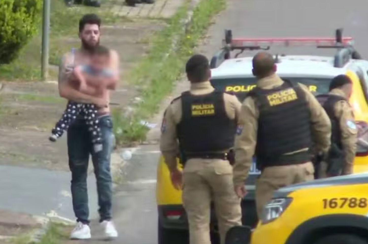 Pai usa filho de 2 anos como escudo humano após espancar esposa e acaba preso pelo BOPE