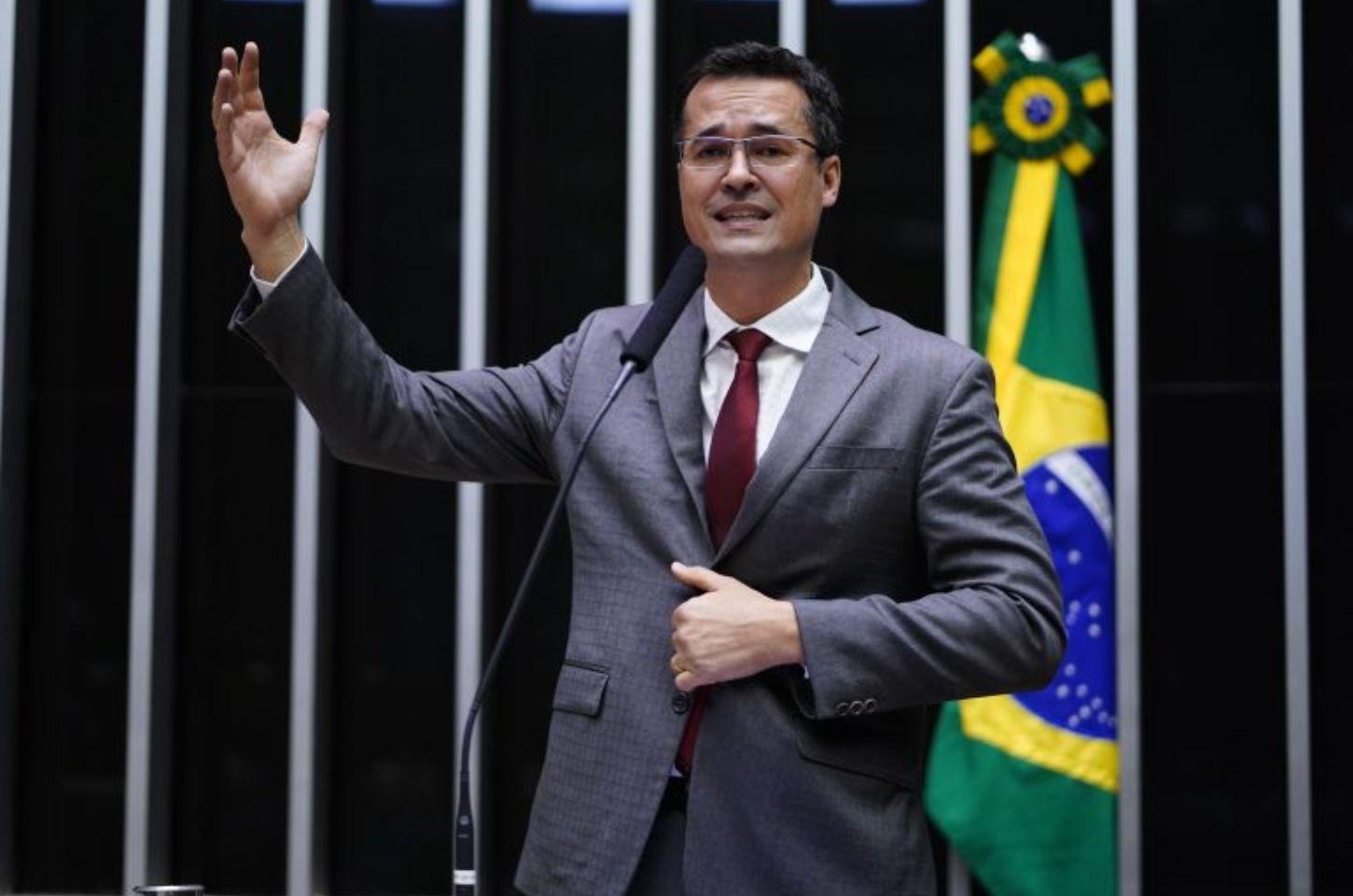 TRE-PR aprova candidatura de Deltan Dallagnol ao Senado após cassação em 2023