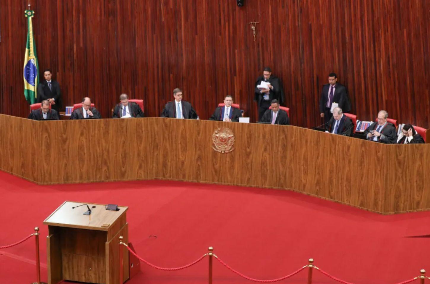 TSE tem 3 a 0 para proibir posts sobre fake news de nossa senhora aparecida