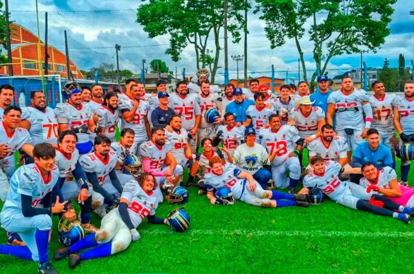 Maringá Pyros enfrenta Arapongas em duelo decisivo pelos playoffs da Superliga Nacional