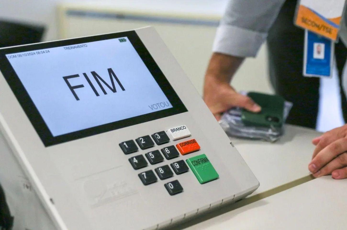 Ministro Zanin prorroga votação do segundo turno até as 19h em todo o país