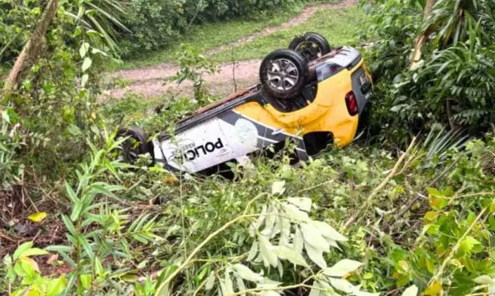 Acidente com viatura da Polícia Militar deixa policial ferido na rodovia PR-239 em Reserva