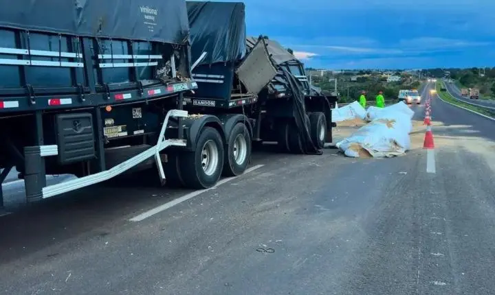Acidente na BR-376 mobiliza equipes após carreta perder o freio perto de Maringá