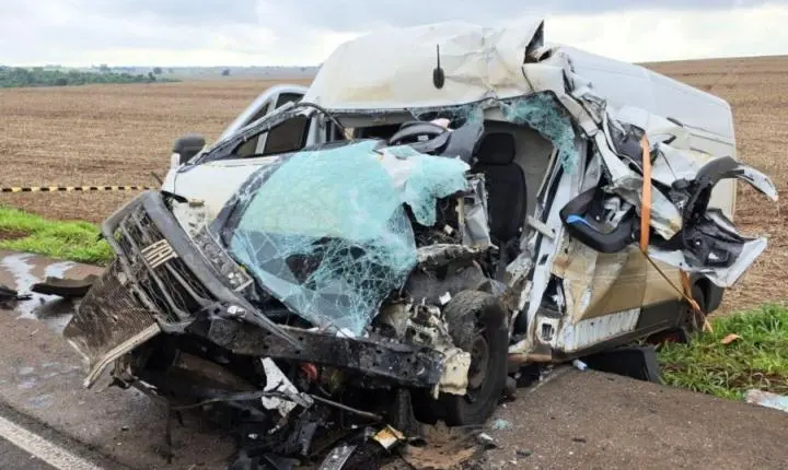 Acidente na PR-317 deixa motorista em estado crítico em Iguaraçu