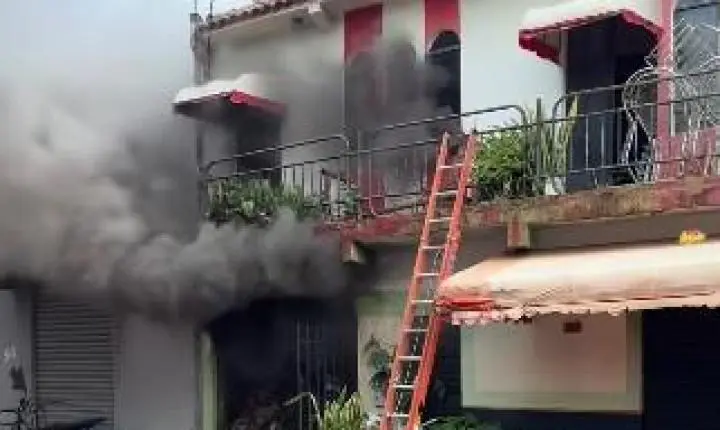 AGORA: Incêndio em sobrado mobiliza bombeiros em Sarandi e gera alerta na região