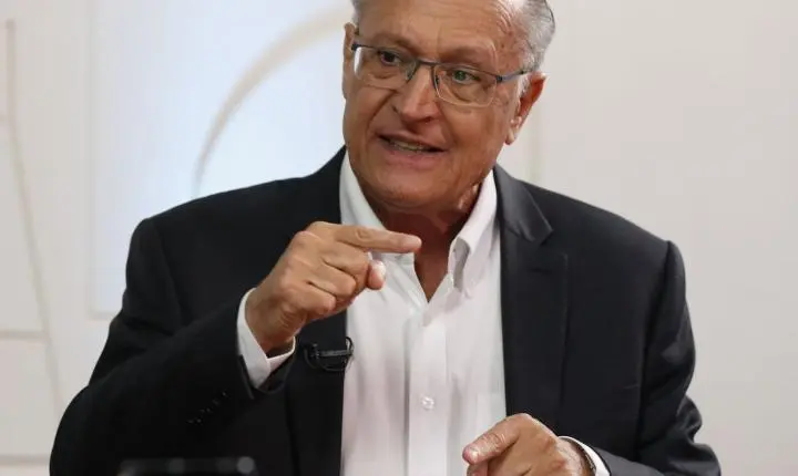 Alckmin informa que apenas um estado ainda não aderiu ao subsídio do diesel