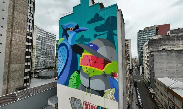 Arte urbana em Curitiba ganha nova empena com gralha-azul no centro da cidade