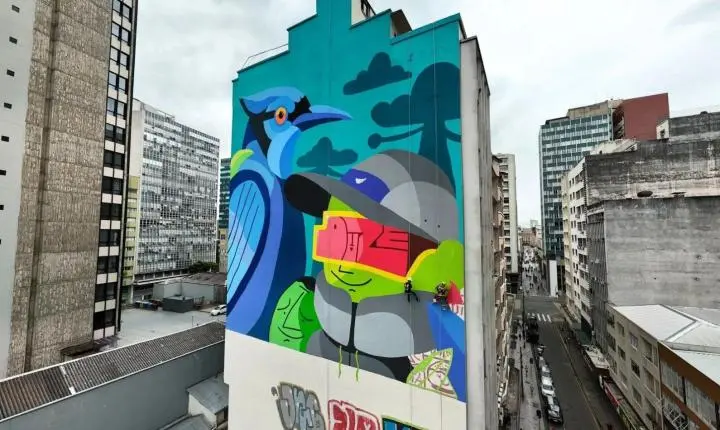 Arte urbana em Curitiba ganha nova empena com gralha-azul no centro da cidade
