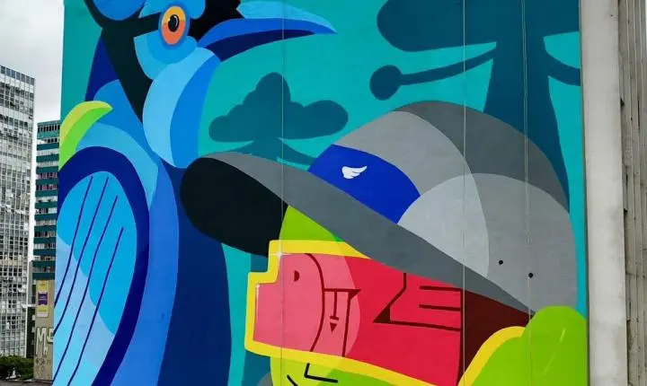 Arte urbana em Curitiba ganha nova empena com gralha-azul no centro da cidade