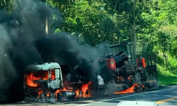 Caminhão-prancha pega fogo na br-376 entre ortigueira e mauá da serra