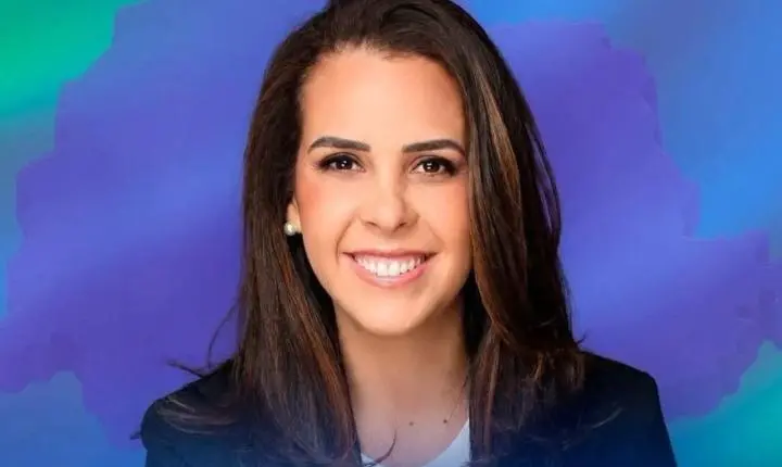 Candidata a deputada federal Débora Carvalho renuncia à disputa de 2026