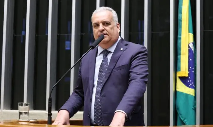 Comissão aprova uso de óculos biópticos para pessoas com deficiência visual na obtenção da CNH