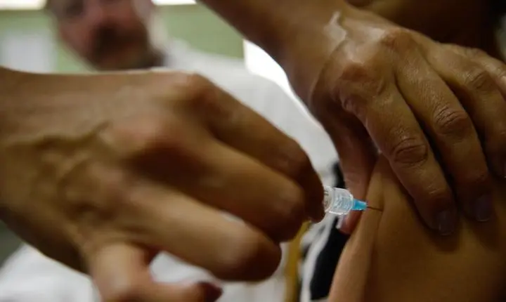 Queda histórica em consultas por lesões pré-cancerígenas após vacina contra HPV