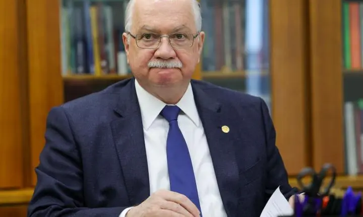 Fachin prevê regras do STF para supersalários em junho e defende lei federal