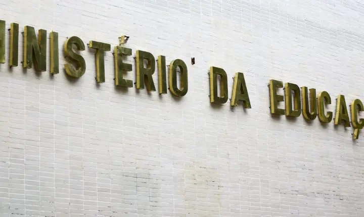 Desempenho de cursos de formação de professores EaD é 53,1% inferior no Enade 2025