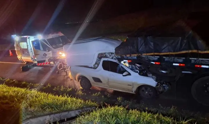 Grave Acidente na PR-317: Motorista de Sarandi é Intubado após Colisão Traseira com Caminhão