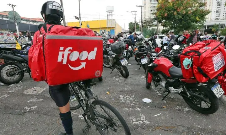 Lula defende previdência social para trabalhadores de aplicativos