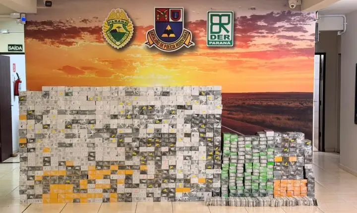 MEGA-APREENSÃO EM MARINGÁ: ROTAM intercepta duas carretas de soja com quase mil celulares ocultos em fundo falso
