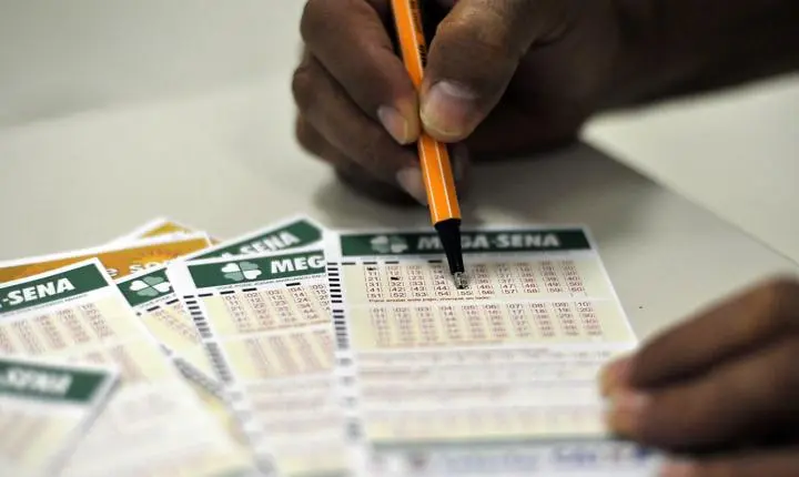 Mega-sena acumula e prêmio principal atinge R$ 170 milhões