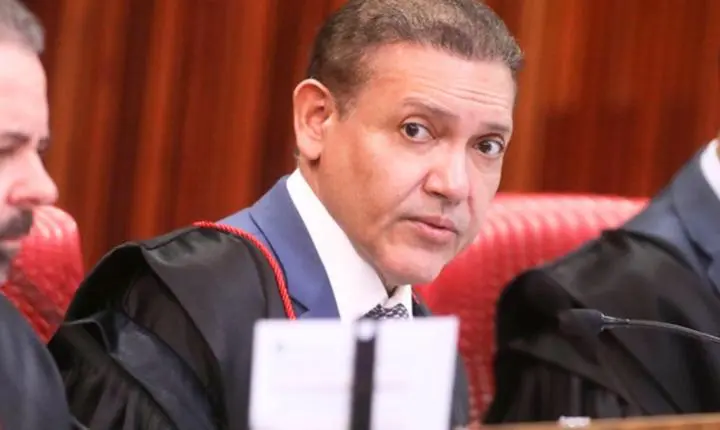 Nunes Marques determina remoção de vídeo sobre Flávio Bolsonaro no Instagram