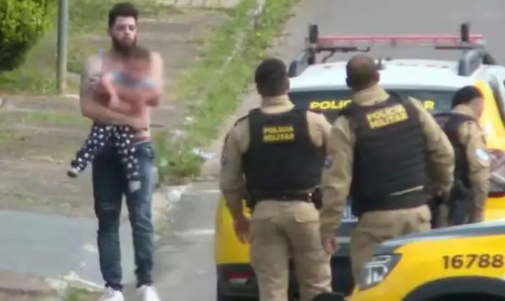 Pai usa filho de 2 anos como escudo humano após espancar esposa e acaba preso pelo BOPE