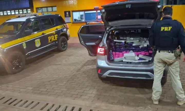 Perseguição na BR-277 em Cascavel termina com apreensão de 346 kg de drogas e carro clonado