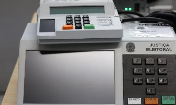 Desinformação sobre eleições tem como principal alvo as urnas eletrônicas, aponta pesquisa