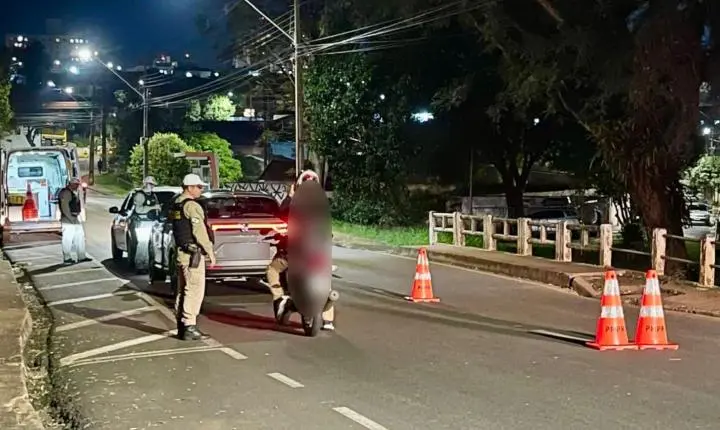 Polícia Militar apreende oito veículos em blitz de trânsito em Londrina