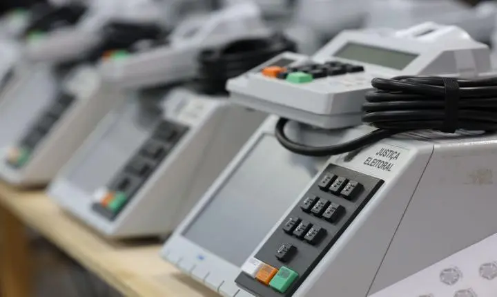 Presidente do TSE institui comissão para enfrentar uso indevido de inteligência artificial nas eleições