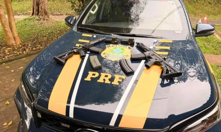 PRF apreende dois fuzis em painel de carro na br-376 em Ponta Grossa