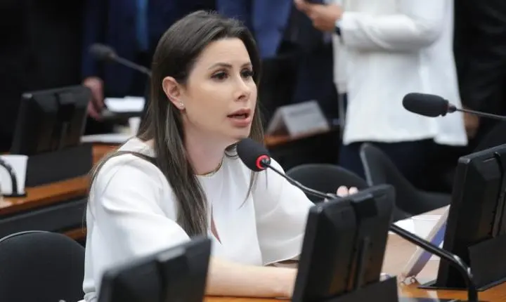 Projeto de lei propõe dedução de gastos com vacinas obrigatórias no Imposto de Renda