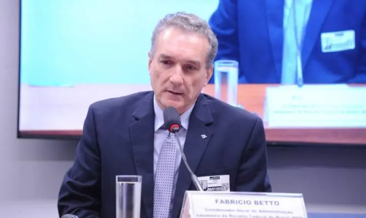 Receita Federal aprimora programa Remessa Conforme para combater produtos irregulares em compras no exterior