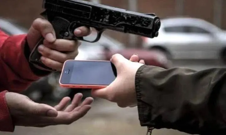 Roubo de celular no Brasil: 95 aparelhos são levados por hora