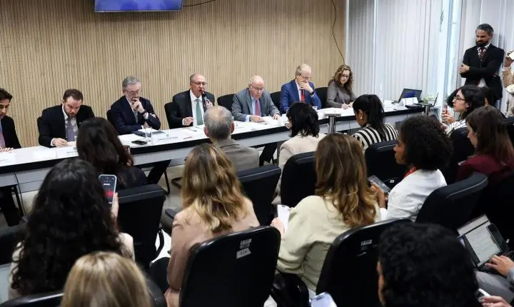 Governo federal retoma plano de apoio a setores atingidos por novo tarifaço dos EUA